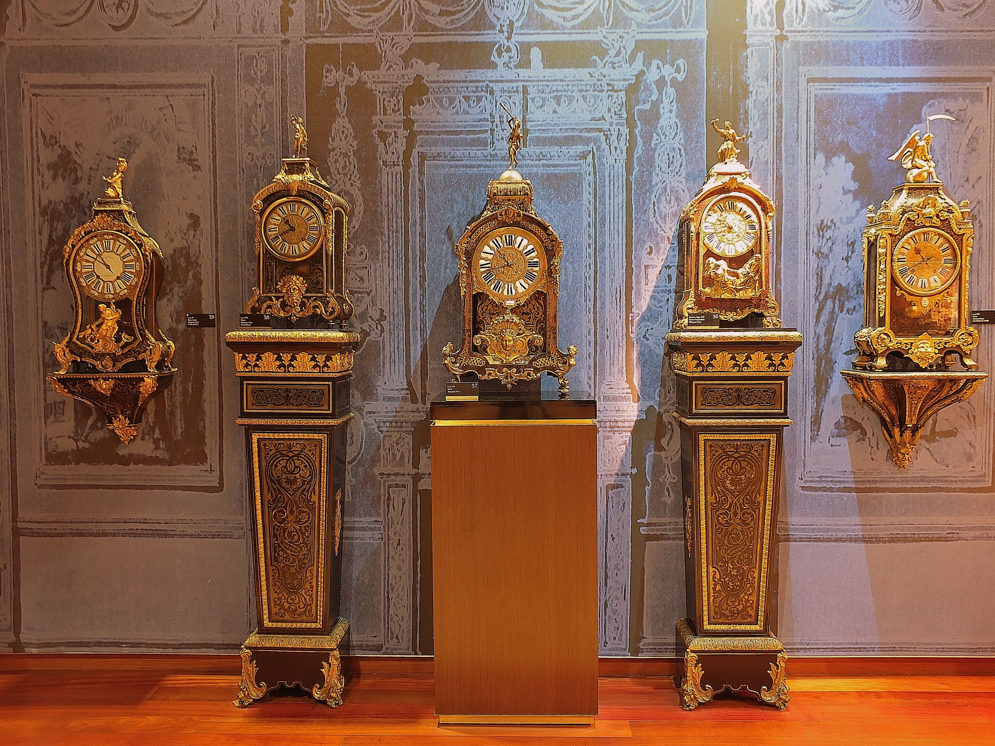 Antique Clocks Collection	